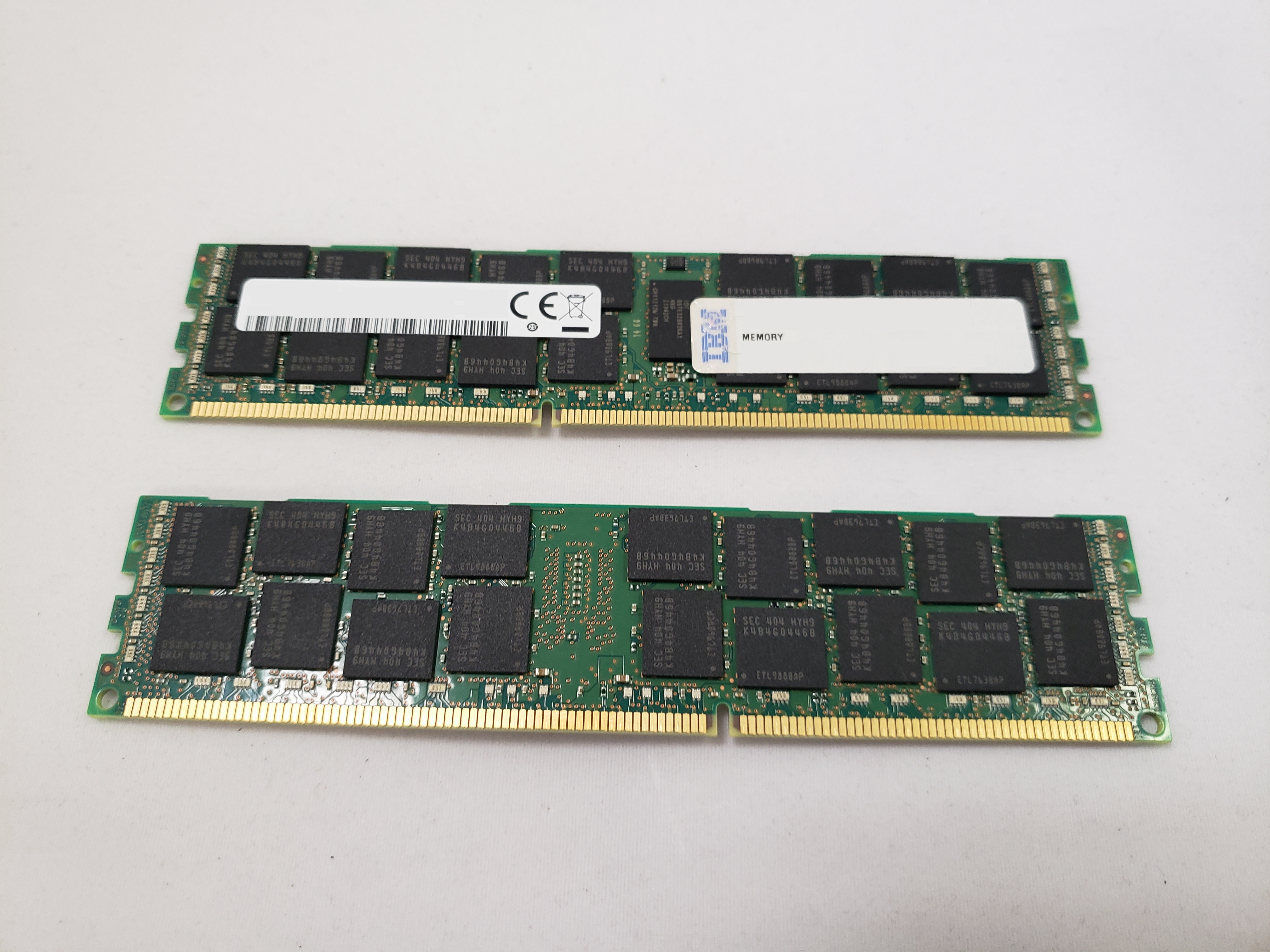 Память 9 9 9 24. Ddr3 2400mhz. IBM em.